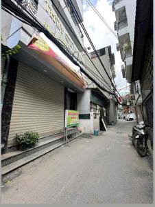 6 tỉ có nhà mặt phố Xuân đỉnh Diện tích 30m2 - kinh doanh Ngõ thông oto - gần c3 Xuân đỉnh Cách ngoại giao đoàn 300m Lh em :0374706963 (ưu tiên gọi)