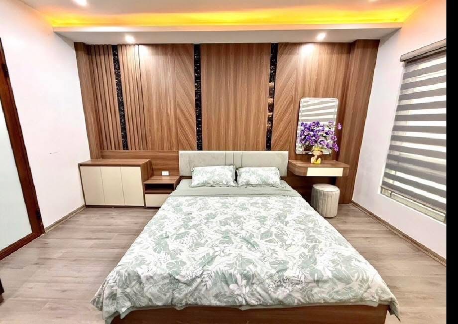 TRUNG TÂM HUYỆN THANH TRÌ Ô TÔ TẢI TRÁNH, ĐỖ CỬA, KINH DOANH, DÒNG TIỀN 25TR/THÁNG 
- 3 THOÁNG