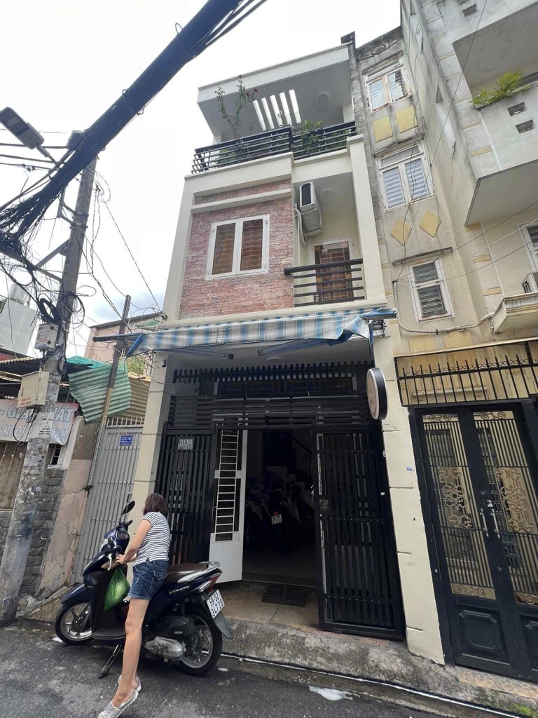 Nhà Bán Quận Phú Nhuận, MT hèm HXH, 39m2 giá 7.6T
