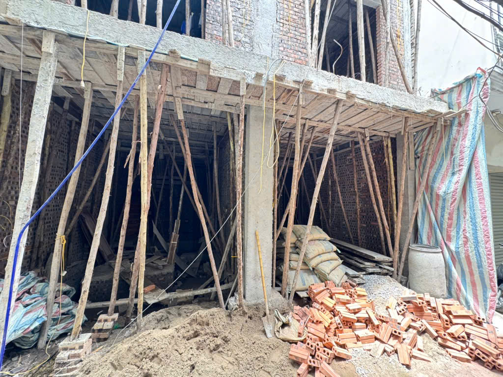 Bán nhà Tân Ấp 5 tầng xây mới ngõ thông đường rộng trước nhà 3m