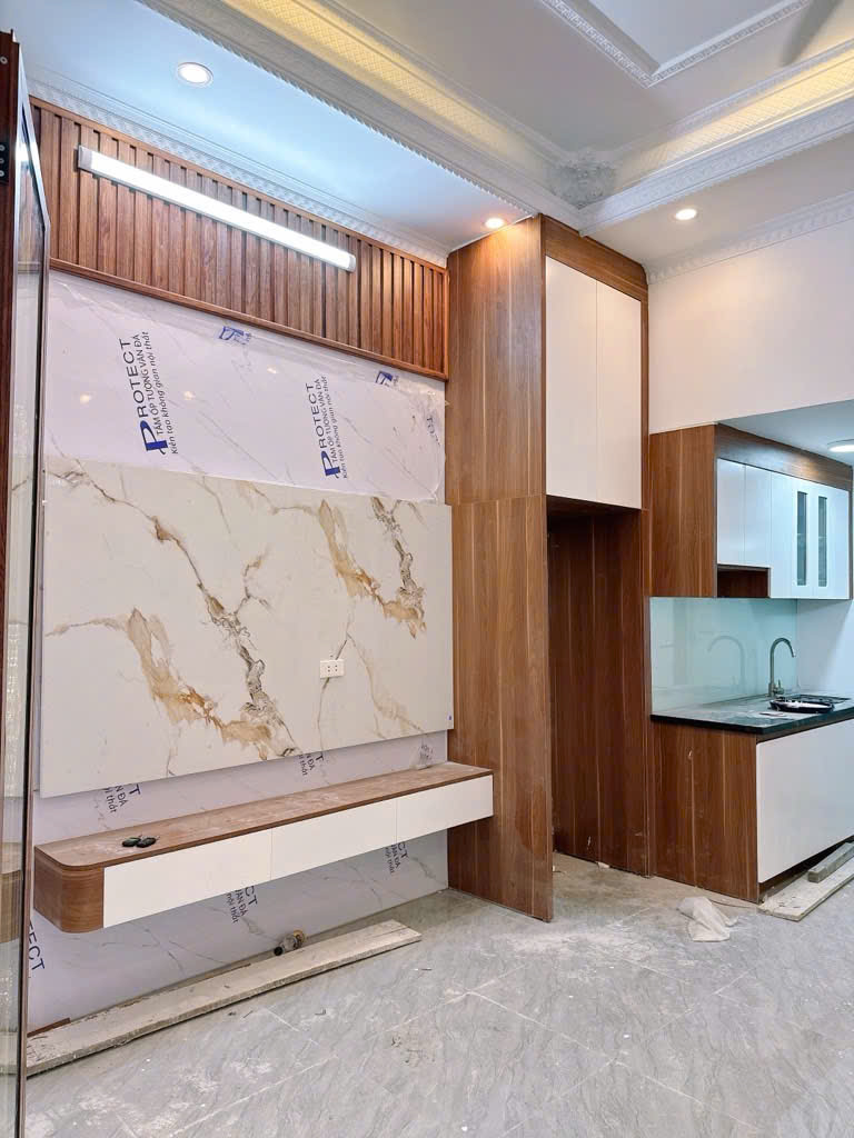 Bán nhà Tân Ấp 5 tầng xây mới ngõ thông đường trước nhà 3m, Giá 5,9tỷ