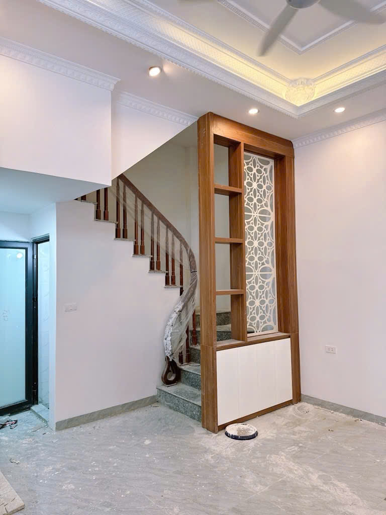 Bán nhà Tân Ấp 5 tầng xây mới ngõ thông đường trước nhà 3m, Giá 5,9tỷ