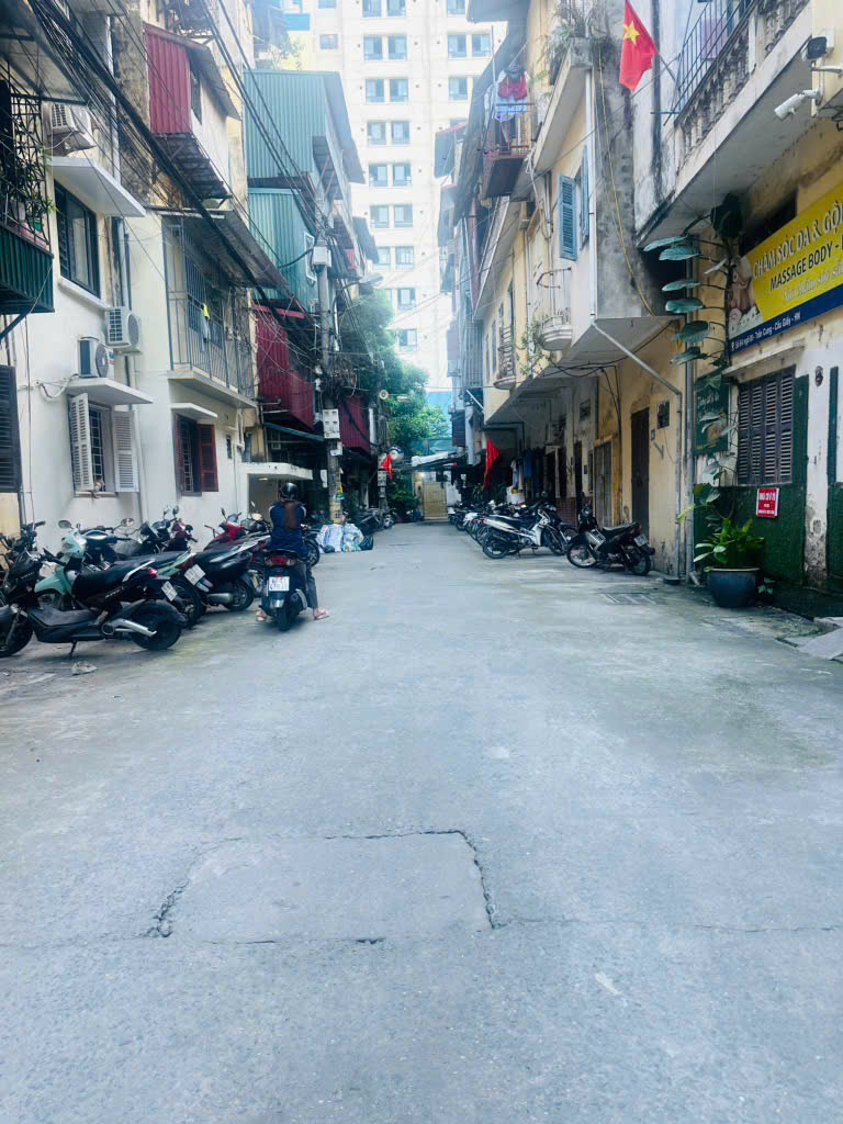BÁN NHÀ TRẦN CUNG