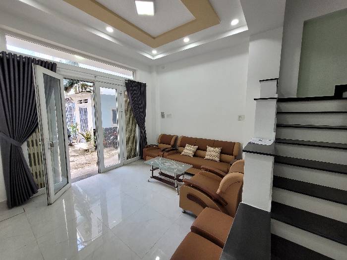Bán nhà đẹp tặng nội thất Nguyễn Thượng Hiền 40m2 giá nhỉnh 9 tỷ