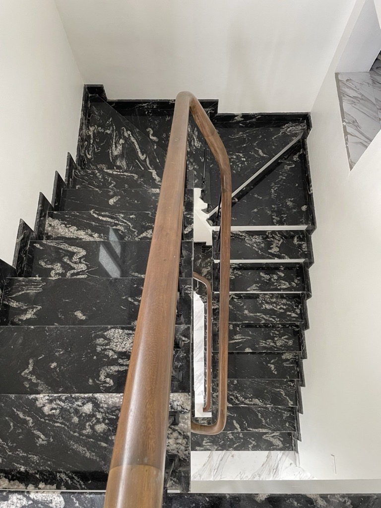Bán nhà mới Tây Hồ Quận, 4chỗ đỗ cửa, diện tích rộng, giá rẻ