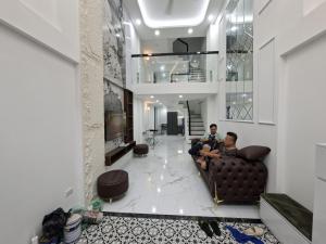 An dương vương 5tầng 6,7tỷ nhà đẹp ở luôn