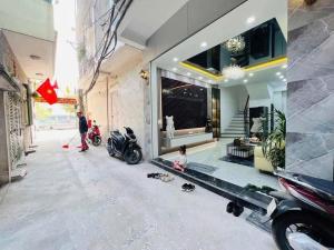 BÁN NHÀ XÂU NGUYỄN TRÃI NHỈNH 7 TỶ - 5 NGỦ - SÂN ĐỂ XE - 43M2 - 4 TẦNG - 4 NGỦ