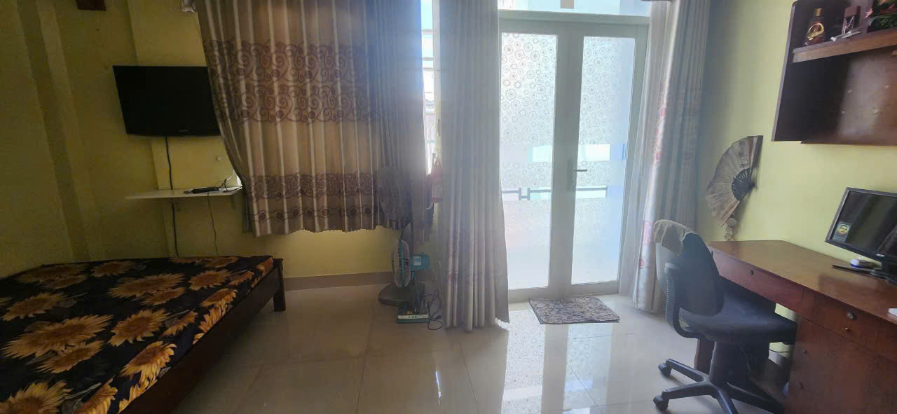 Siêu phẩm 4 tầng ngay trung tâm Q.4 - nhà đẹp lung linh - cách q.1 chỉ 2p