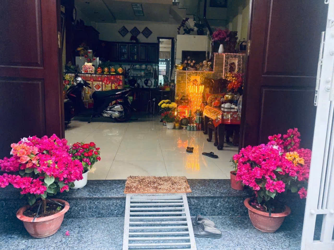 Siêu phẩm 4 tầng ngay trung tâm Q.4 - nhà đẹp lung linh - cách q.1 chỉ 2p