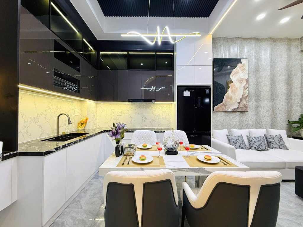 Khu vip cao tầng - lô góc 2 mặt tiền không lộ giới - hẻm xe tải thông bờ kè - nhà mới cực đẹp
