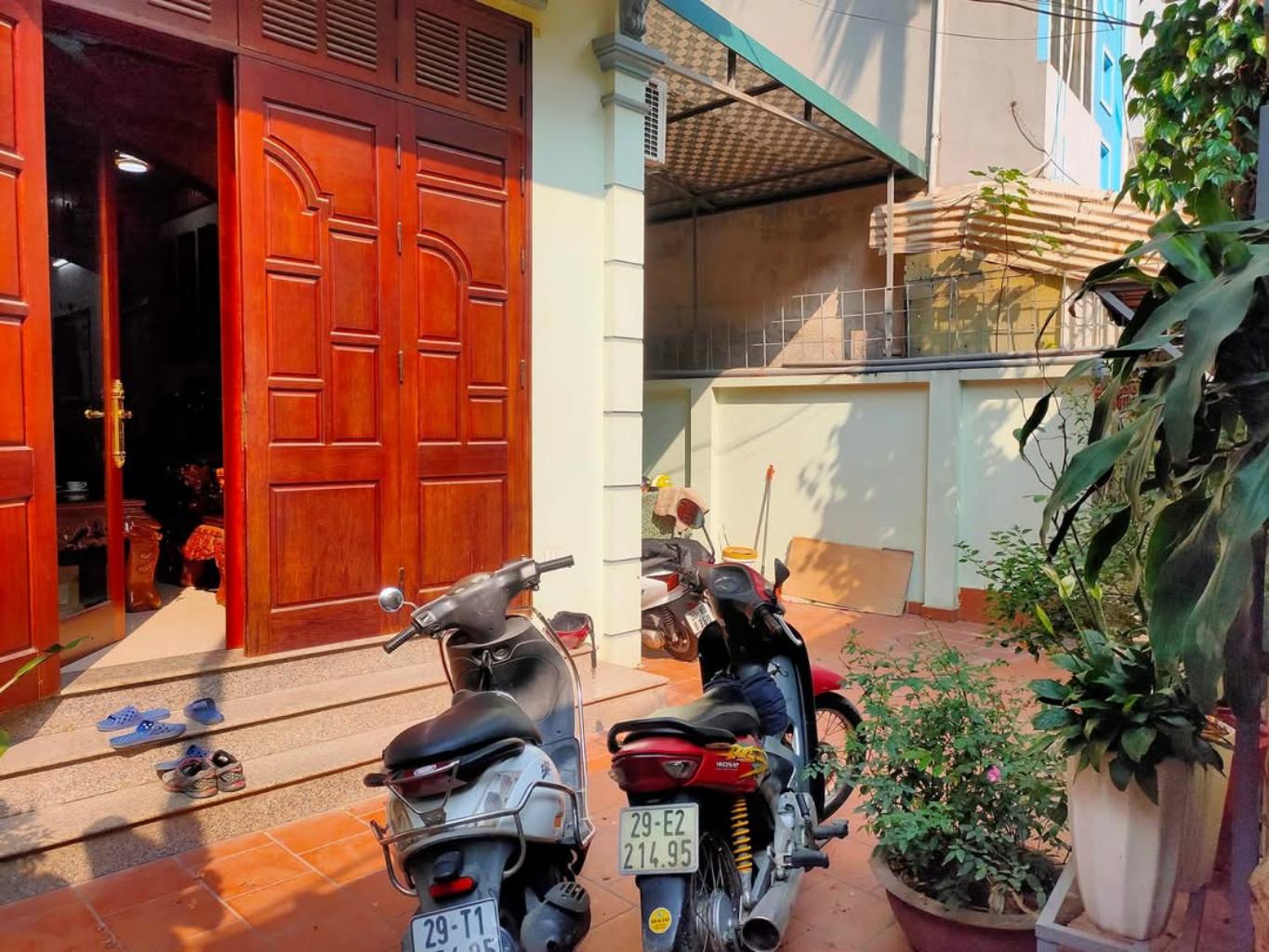 Bán nhà mặt phố Kim Giang - Thanh Trì nhà mới tinh 6T - tháng máy-nhỉnh 9tỷ.