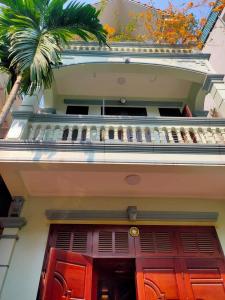 Bán nhà mặt phố Kim Giang - Thanh Trì nhà mới tinh 6T - tháng máy-nhỉnh 9tỷ.