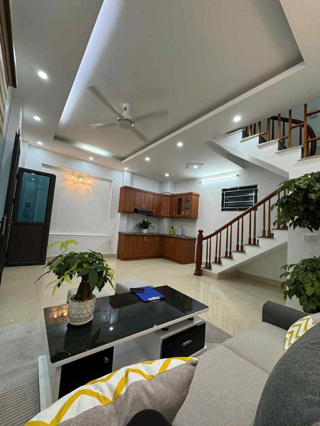 Bán nhà Đông Ngạc nhà đẹp ở luôn, SỔ VUÔNG đẹp, 30m2x4T, mt 5.7m, 6.45 tỷ