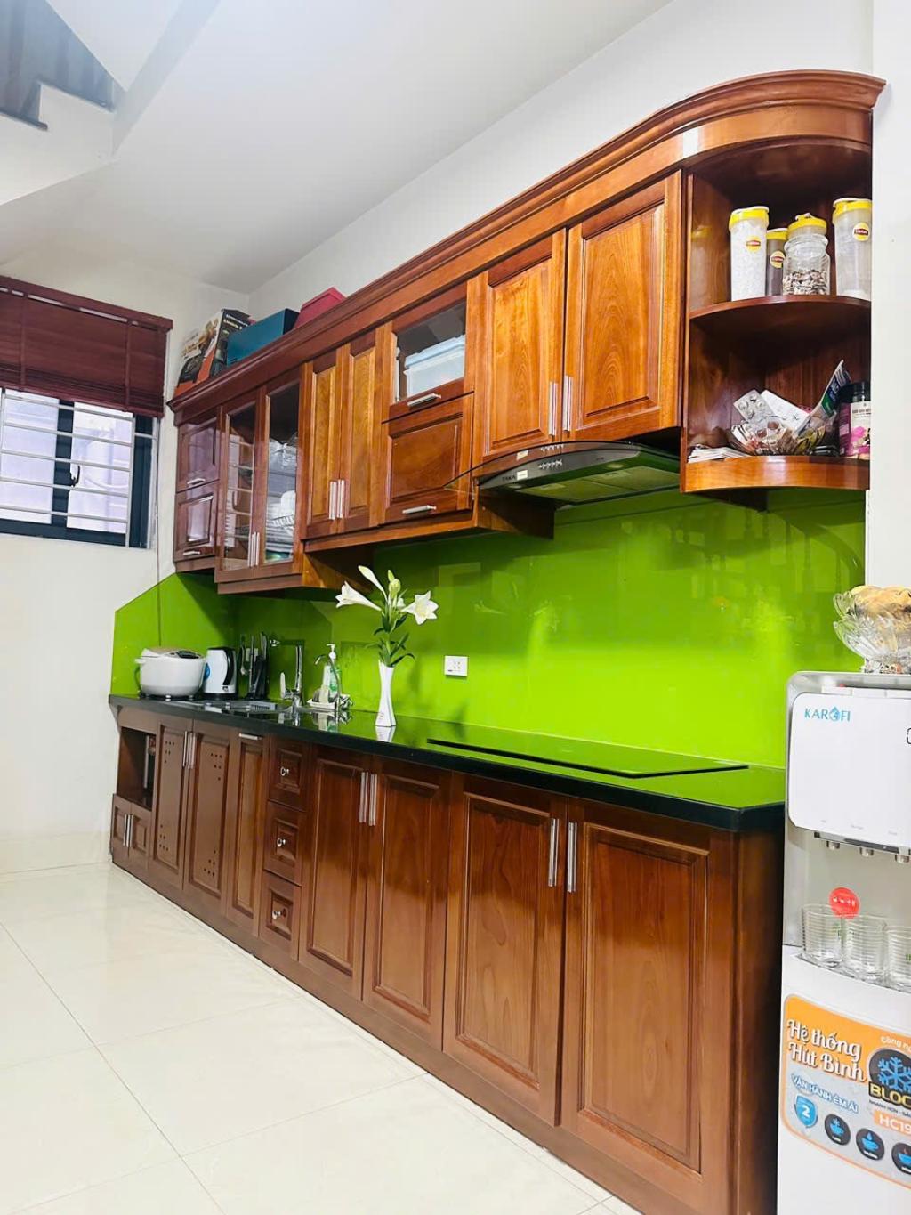 BÁN NHÀ TẶNG NỘI THẤT, Ô TÔ TRÁNH, SỔ VUÔNG ĐẸP, 30m2, 6.350 tỷ