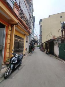 Bán nhà Từ Liêm , 36m2, 7.4 tỷ, ô tô tránh, view cực thoáng ngay sát doanh trại quân đội