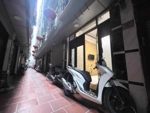 Bán nhà Từ Liêm, 32m2, 6.4 tỷ , Mặt tiền thoáng đẹp, nhà sẵn ở