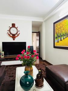 BÁN NHÀ TẶNG NỘI THẤT, Ô TÔ TRÁNH, SỔ VUÔNG ĐẸP, 30m2, 6.350 tỷ
