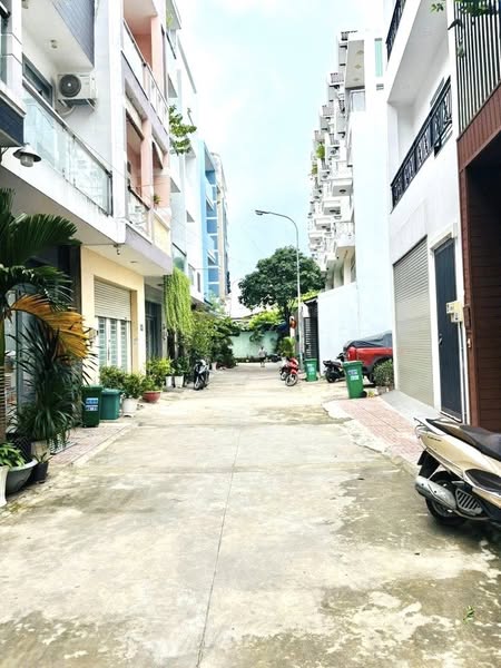 Lê Trọng Tấn - Cạnh Aeon Mall - 5X11M - 4 Tầng BTCT - 4PN