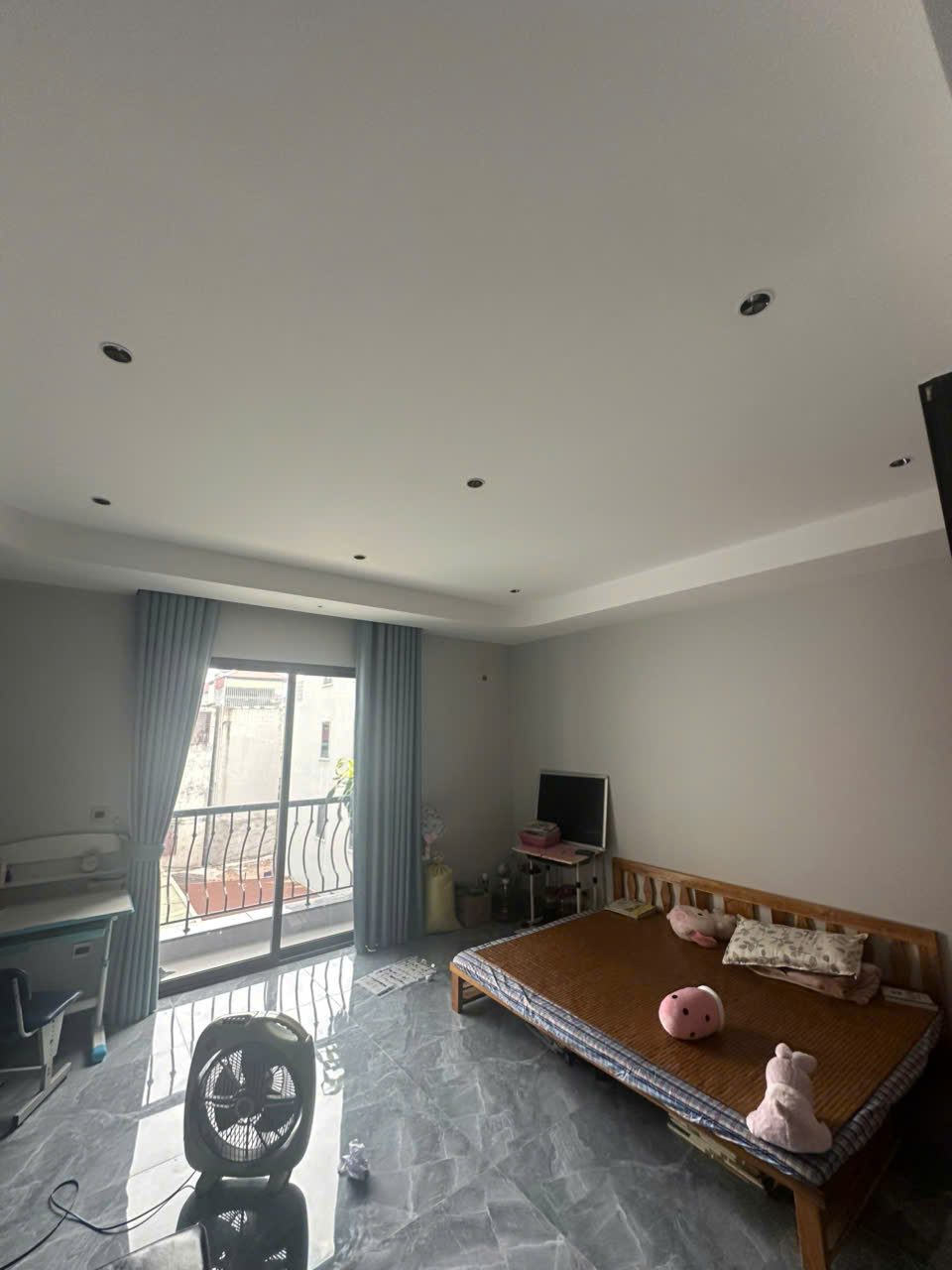 Bán nhà Đông Ngạc 41 m2 x 5T; nhà đẹp ở ngay, giá 6,5 tỷ  LH: e Tĩnh 0987617595 để chốt