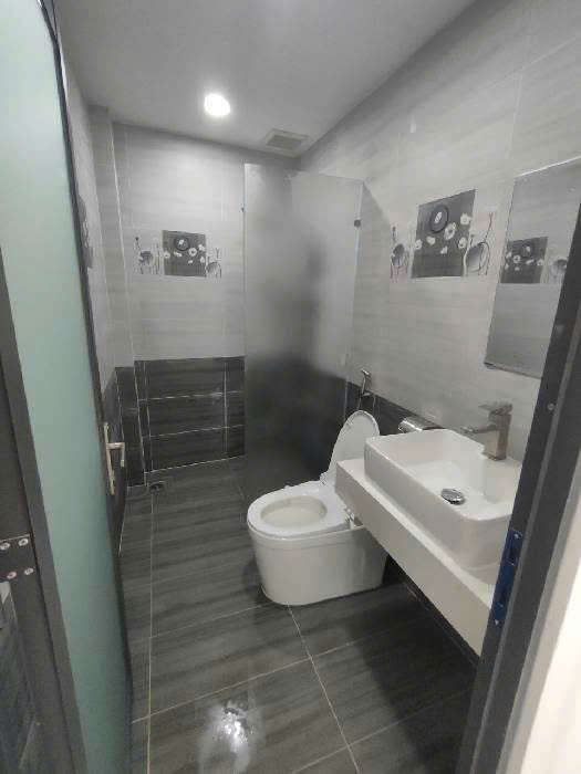 NHÀ CỰC RỘNG GẦN 100M2, ĐƯỜNG SỐ 10, VỊ TRÍ ĐẮC ĐỊA KẾ CHỢ LINH TRUNG, HẺM XE HƠI, DÂN TRÍ CAO, GIÁ GIẢM MẠNH CÒN HƠN 4 TỶ 5