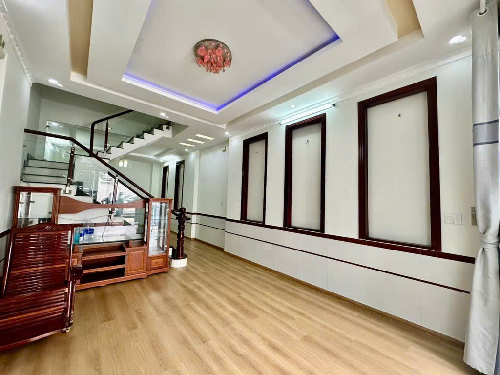NHÀ ĐẸP 3 TẦNG TÂN HÒA 2 HẺM XE HƠI GẦN VINCOM GIÁ 7,7 TỶ