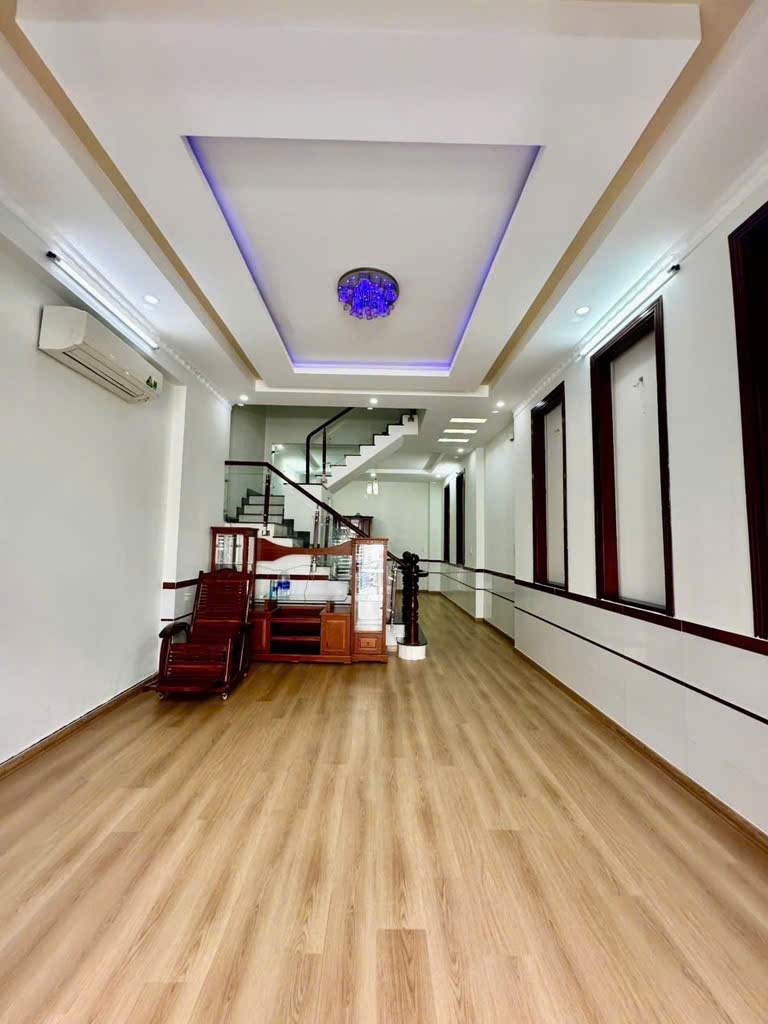 NHÀ ĐẸP 3 TẦNG TÂN HÒA 2 HẺM XE HƠI GẦN VINCOM GIÁ 7,7 TỶ