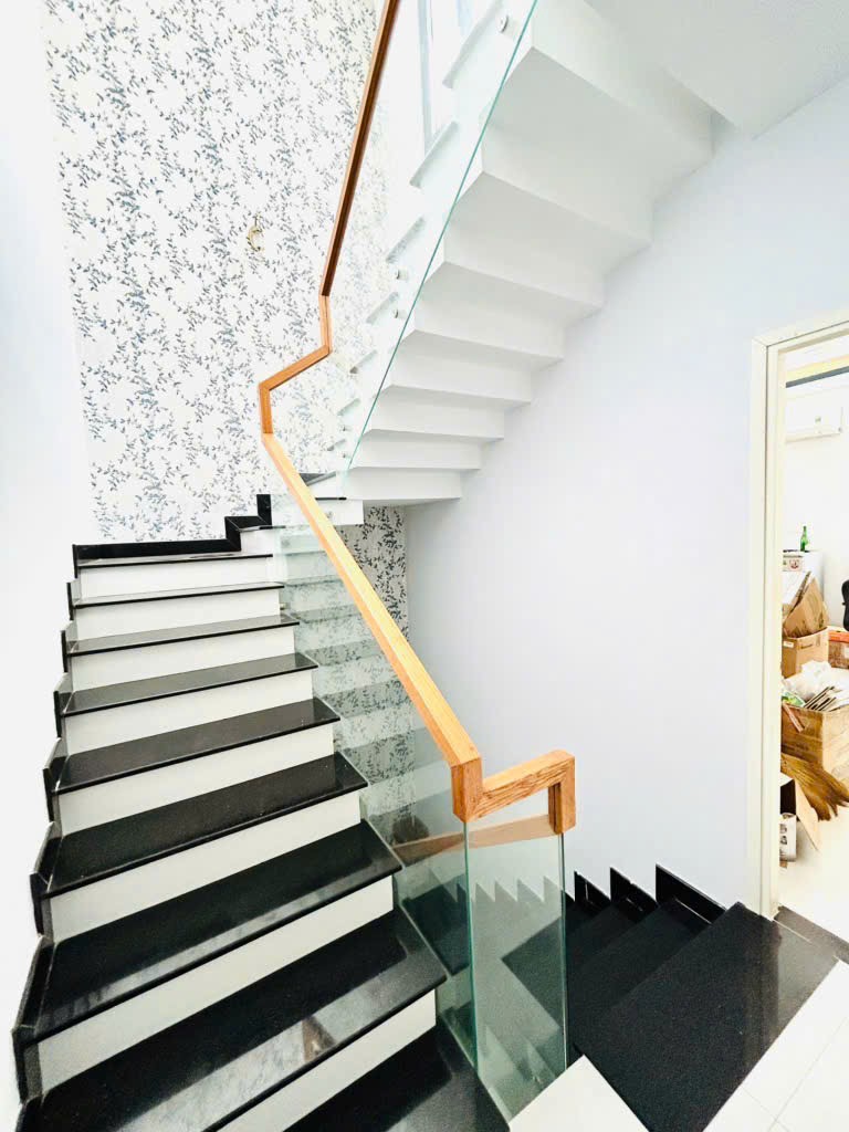 KHU BIỆT THỰ KIỀU ĐÀM - XE HƠI BỎ NHÀ - NỞ HẬU NHỈNH 13T