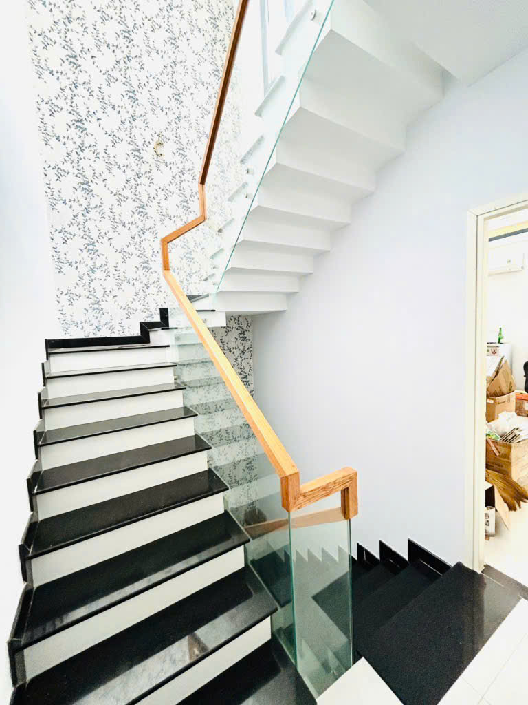 BÁN NHÀ MẶT TIỀN NỞ HẬU, ĐƯỜNG TRẦN XUÂN SOẠN