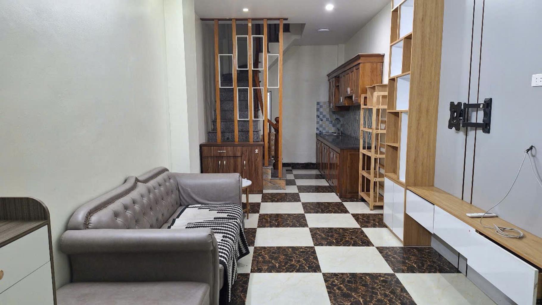 Chủ nhờ bán căn Ngọc Thụy 45m chỉ 7 tỷ