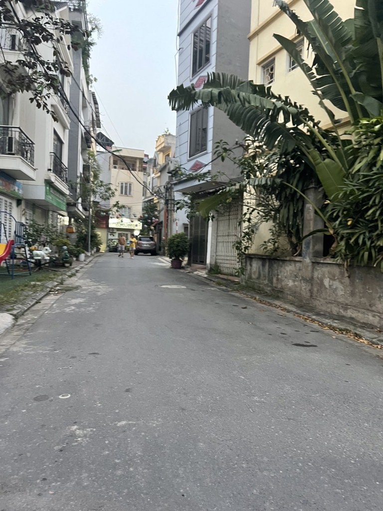 Bán đất Đức Giang 75m ô tô vào đất