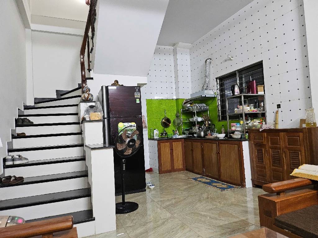 Bán nhà Ngọc Thụy 5 tầng