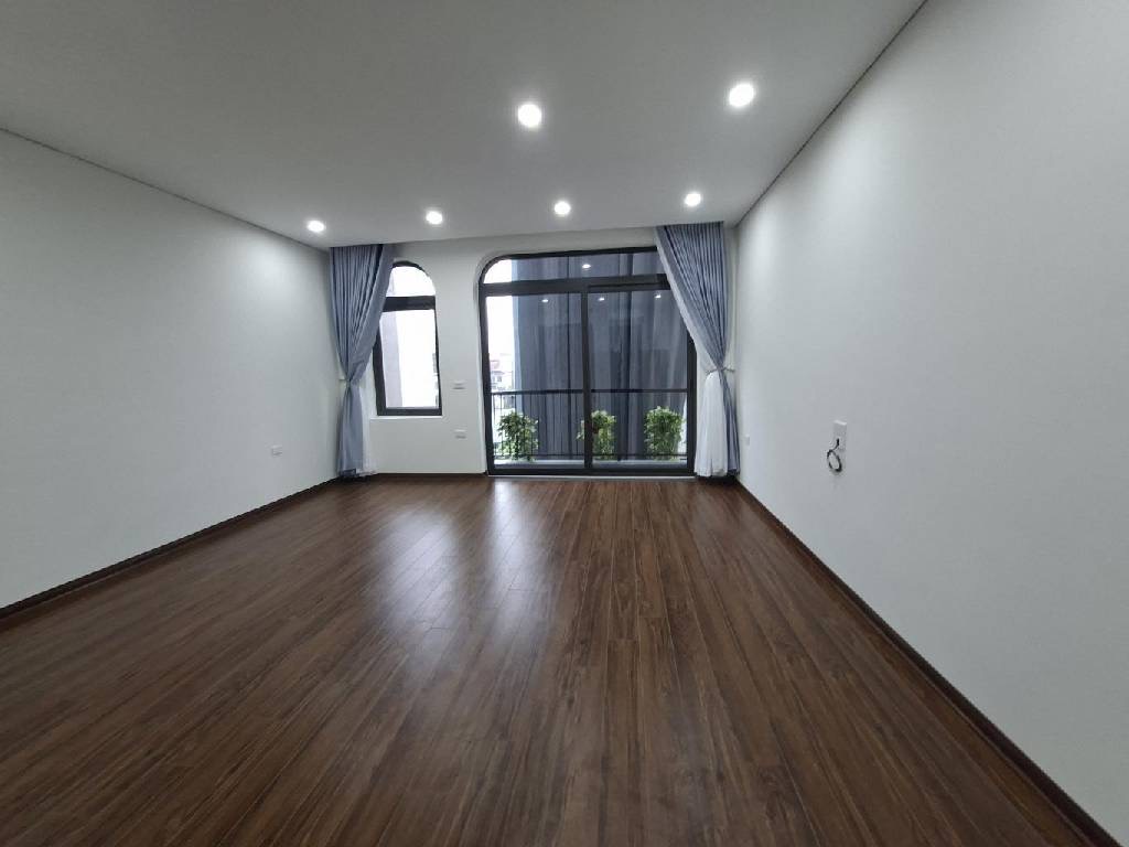 Bán nhà Phố Trạm 5 tầng full nội thất nhập