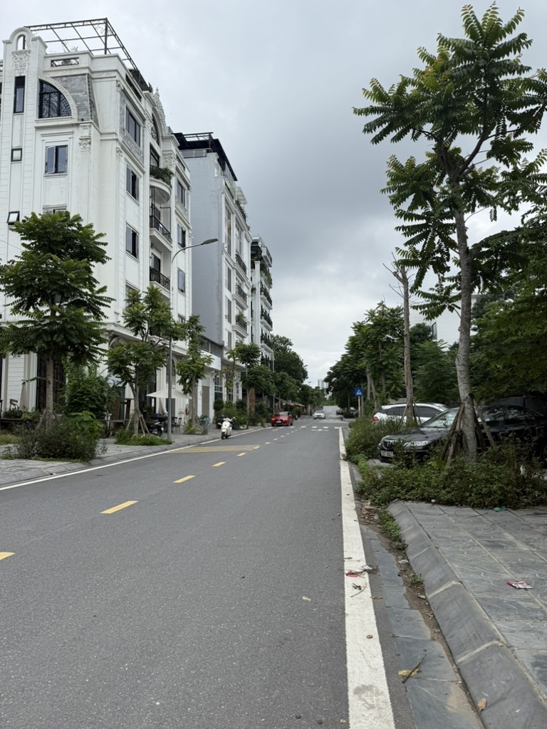 Bán Đất Ngọc Thụy lô góc ô tô tránh