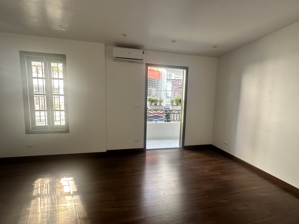 Bán nhà Ngọc Thụy 3 tầng