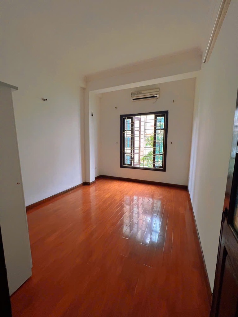 Bán nhà Ngọc Thụy 3 tầng