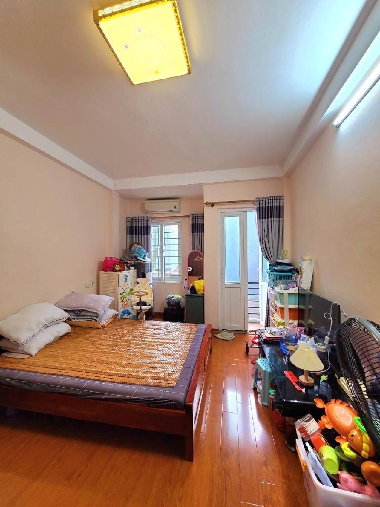 Bán Ngọc Thụy 5 tầng thoáng ngõ nông