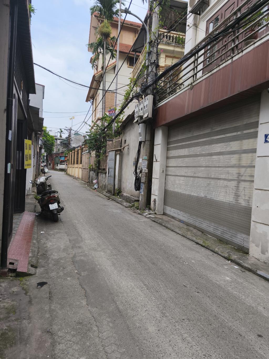 Bán nhà Ngọc Thụy dân xây 5 tầng 61m kinh doanh