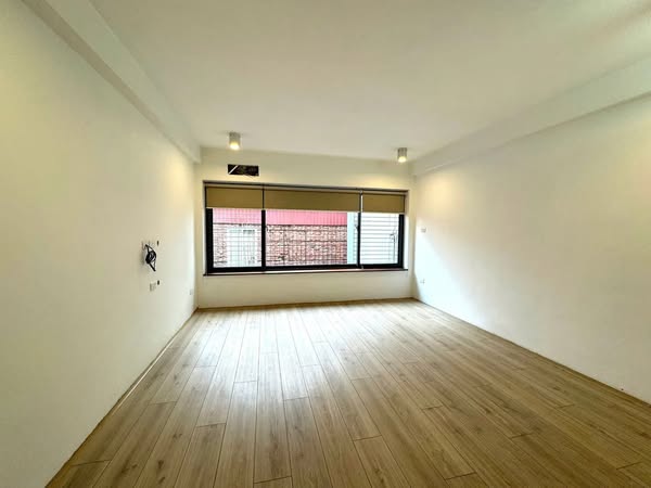BÁN NHÀ BỒ ĐỀ 33m 5 tầng