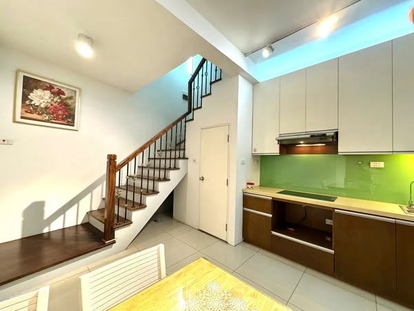 BÁN NHÀ BỒ ĐỀ 33m 5 tầng