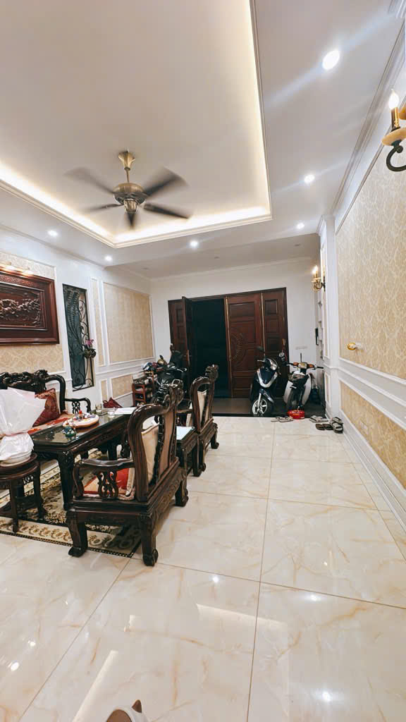 BÁN NHÀ GIA THƯỢNG-NGỌC THỤY 72m 5 tầng