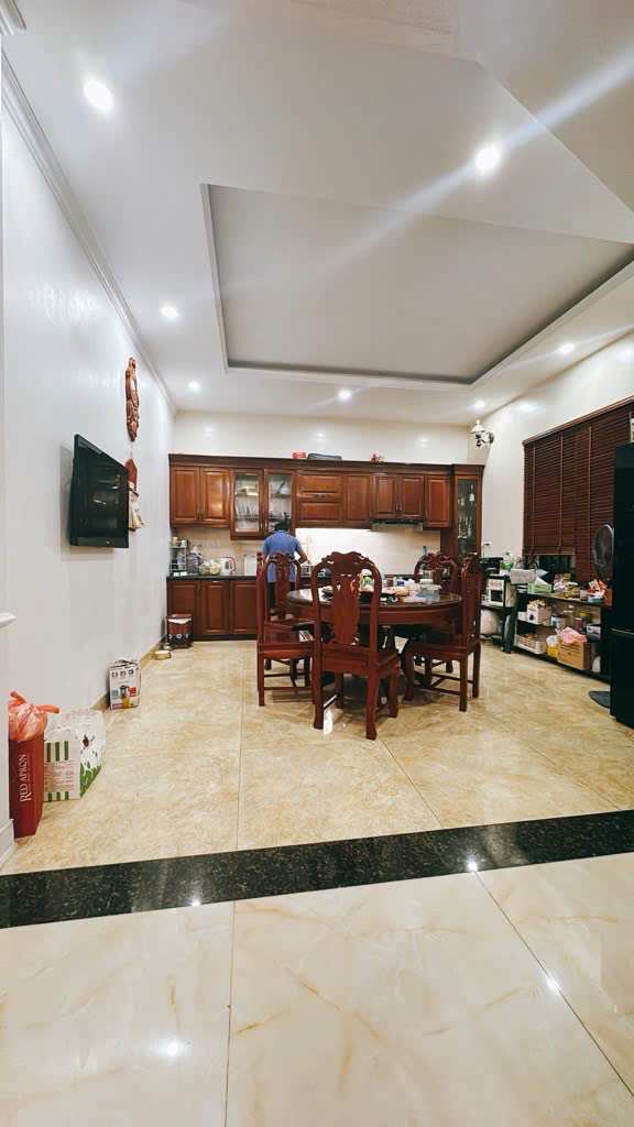 BÁN NHÀ GIA THƯỢNG-NGỌC THỤY 72m 5 tầng