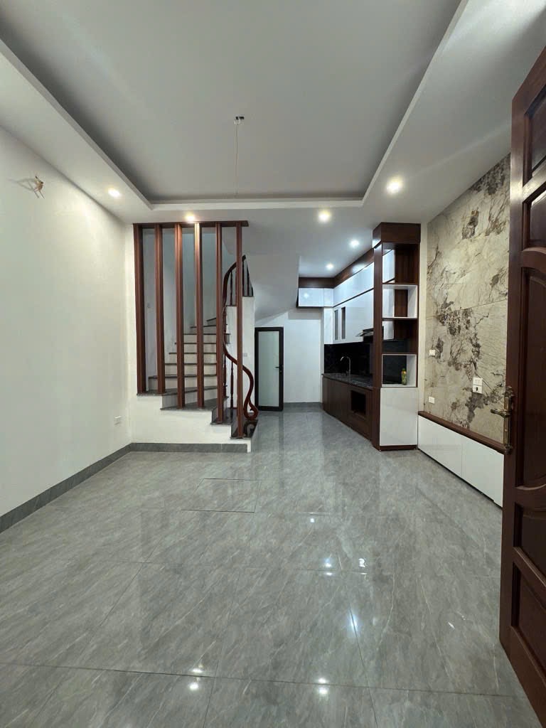 Bán nhà Ngọc Thụy 5 tầng mới tinh