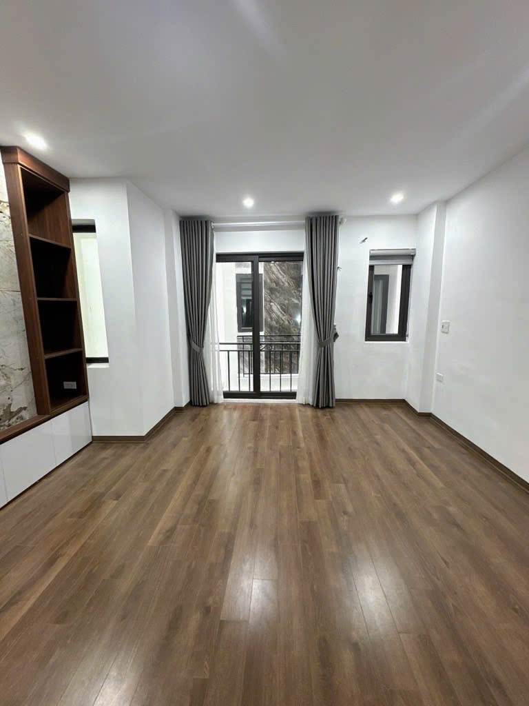 Bán nhà Ngọc Thụy 5 tầng mới tinh