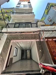 Hoa hậu Ngọc Thụy mới tinh ,lô góc