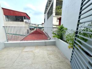 Bán nhà Bồ Đề dân xây, ngõ nông