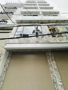 Hoa hậu Ngọc Thụy 7 tầng thang máy ô tô vào nhà