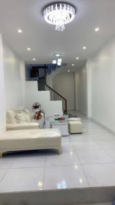 Bán nhà Nguyễn Sơn 4 khu vực hiếm nhà bán