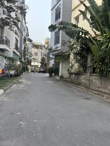 Bán đất Đức Giang 75m ô tô vào đất
