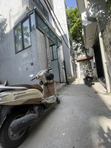 Bán nhà Phúc Lợi dân xây