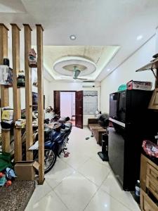 Bán Ngọc Thụy 5 tầng thoáng ngõ nông